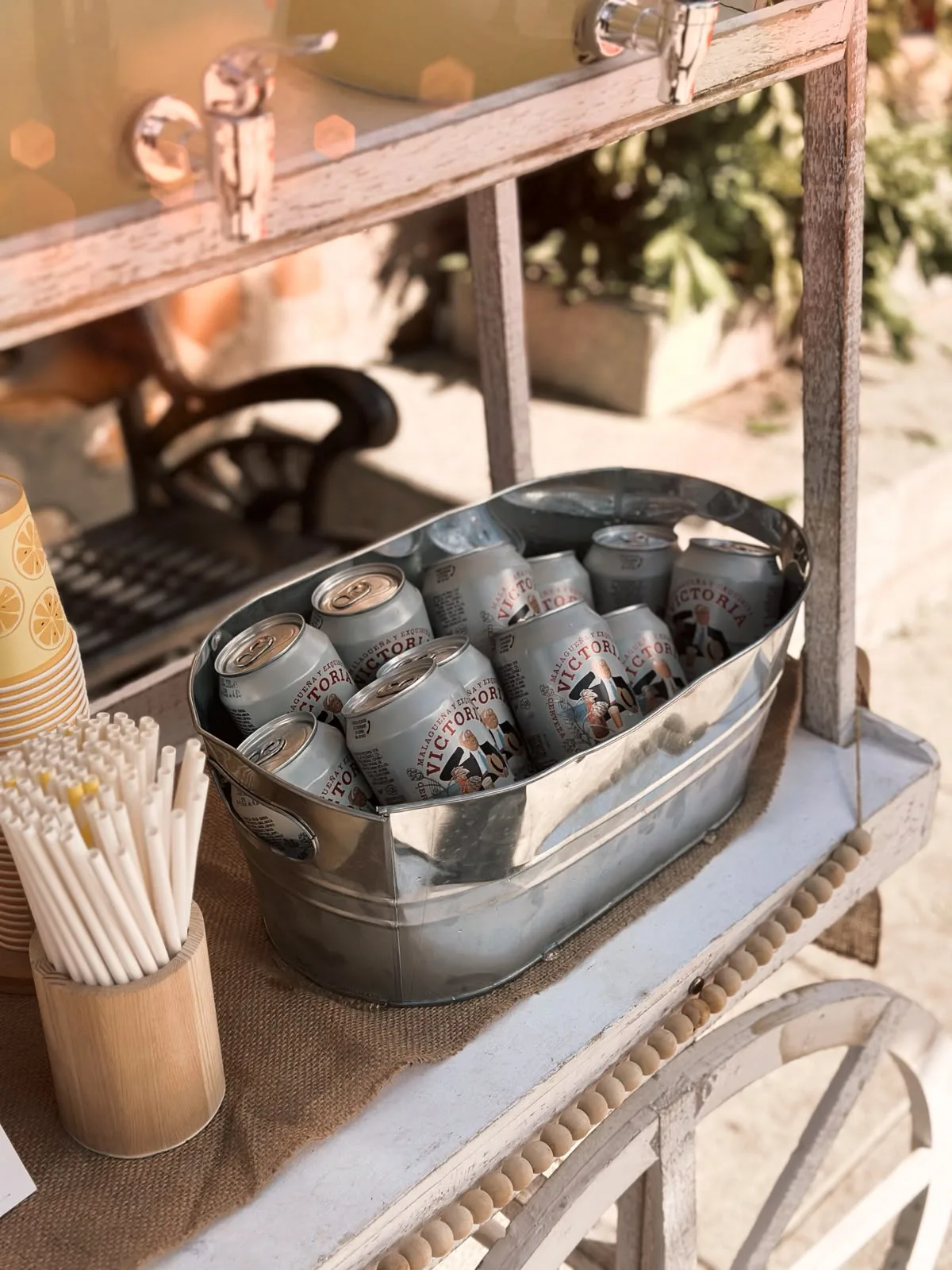 Carro de limonada y cerveza para bodas y eventos