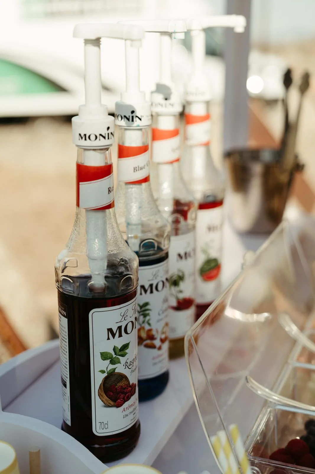 Carro de limonada con siropes para bodas y eventos
